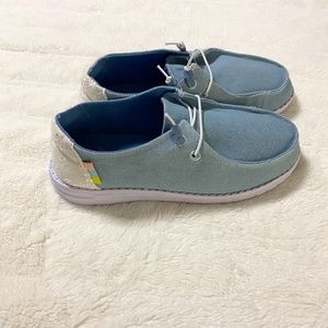 True Craft slip ons